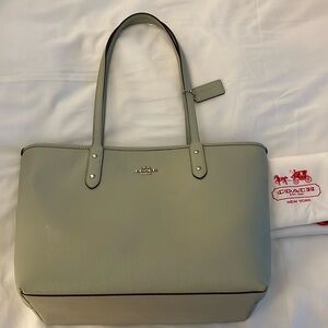 COACH City Zip Tote